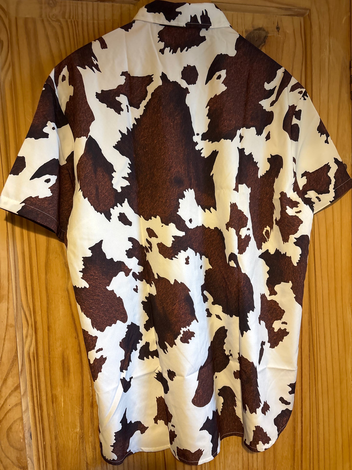 Don’t sit under cows Hawaiian Shirt