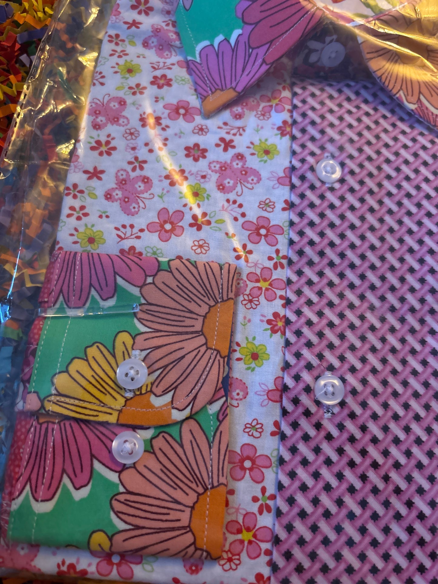 Shite Shirts Medium Shirt size Medium petrol station flowers shirt