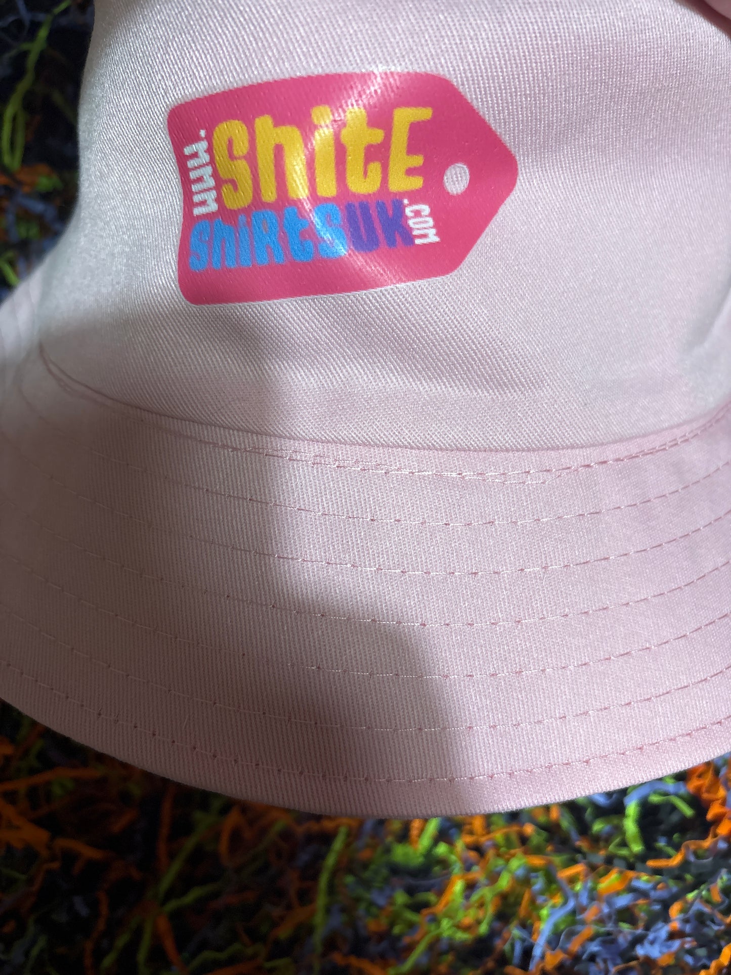 Chemises merdiques roses Chapeau bob de merde