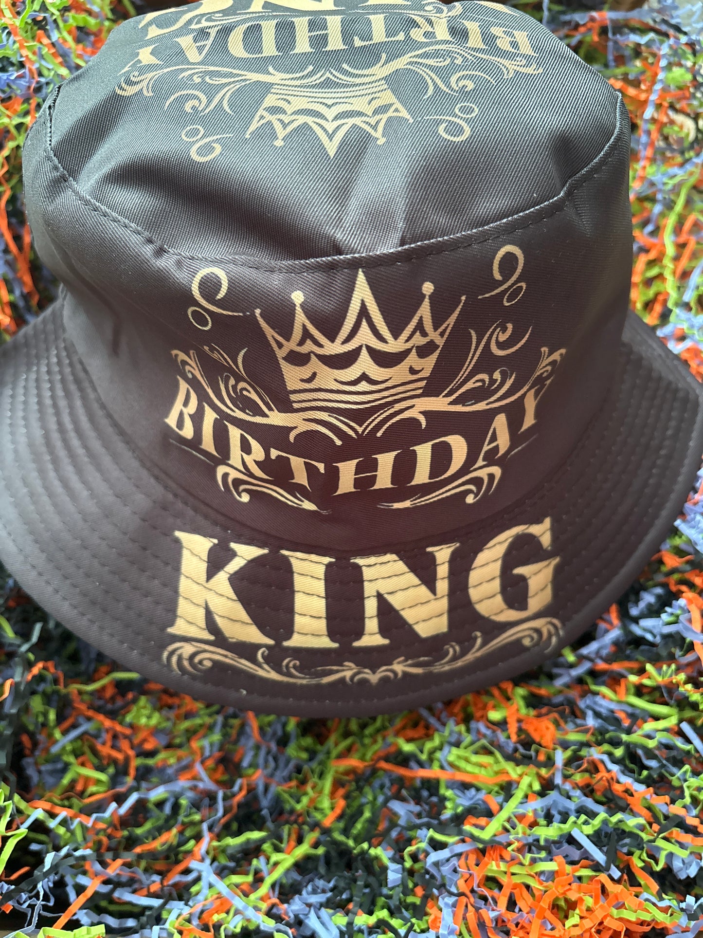 Le bob rétro du roi d'anniversaire