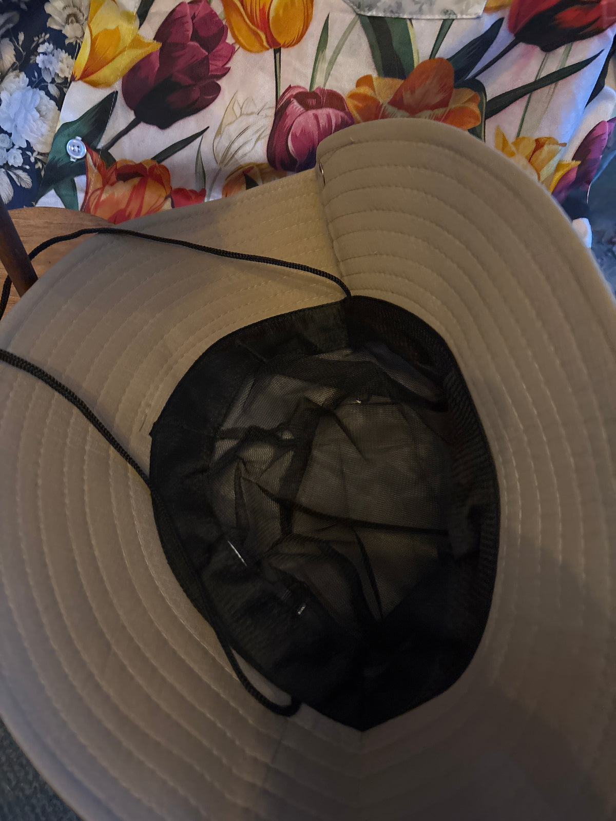 Superman in beige shit retro Bucket Hat