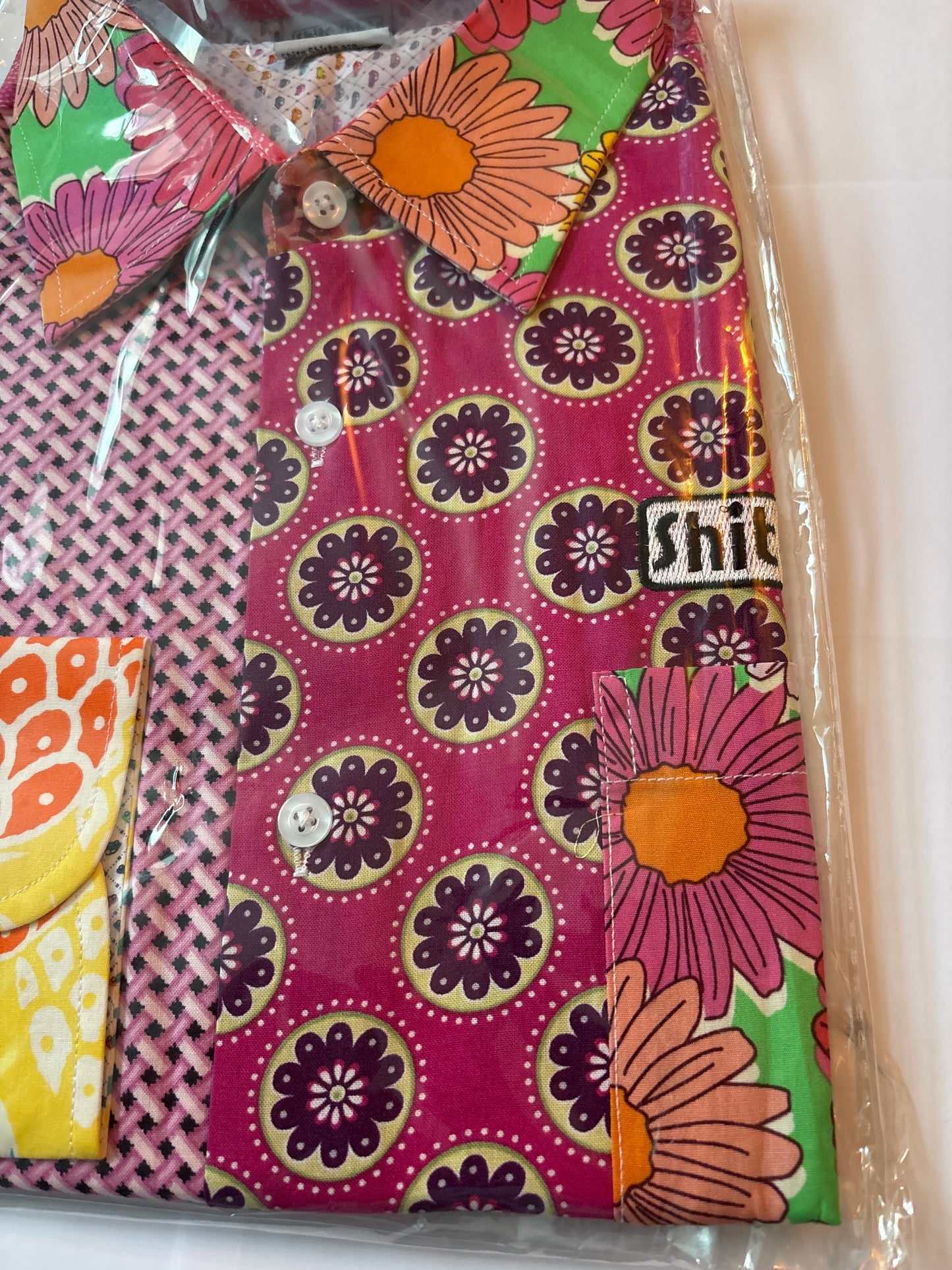 Shite Shirts Medium Shirt size Medium 70s flower power