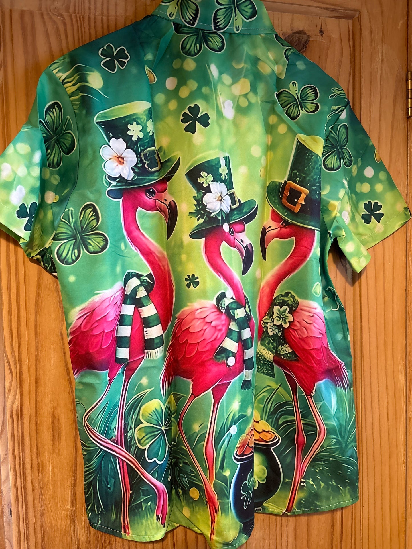 Chemise hawaïenne flamant rose merde de la Saint-Patrick