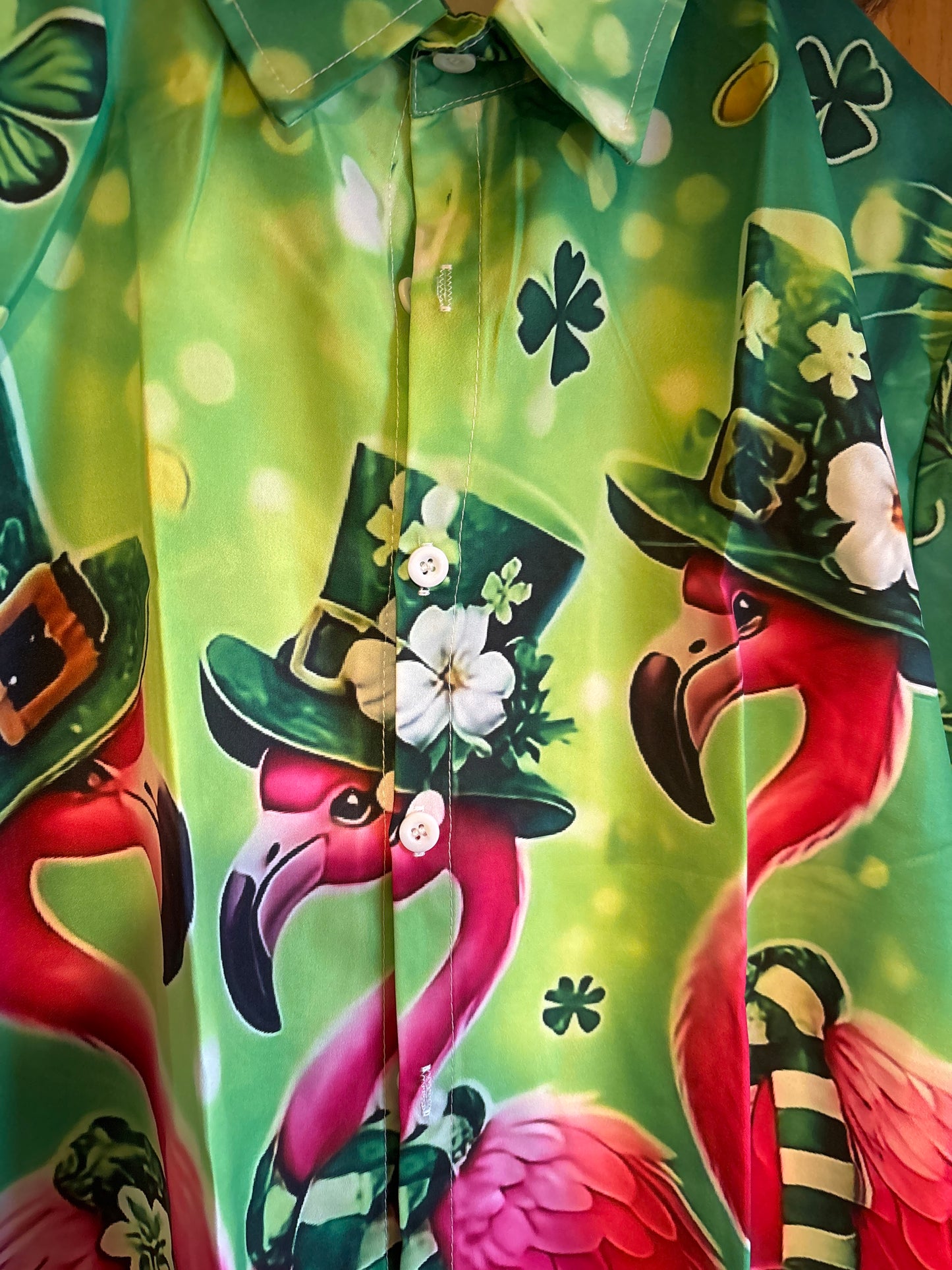 Chemise hawaïenne flamant rose merde de la Saint-Patrick