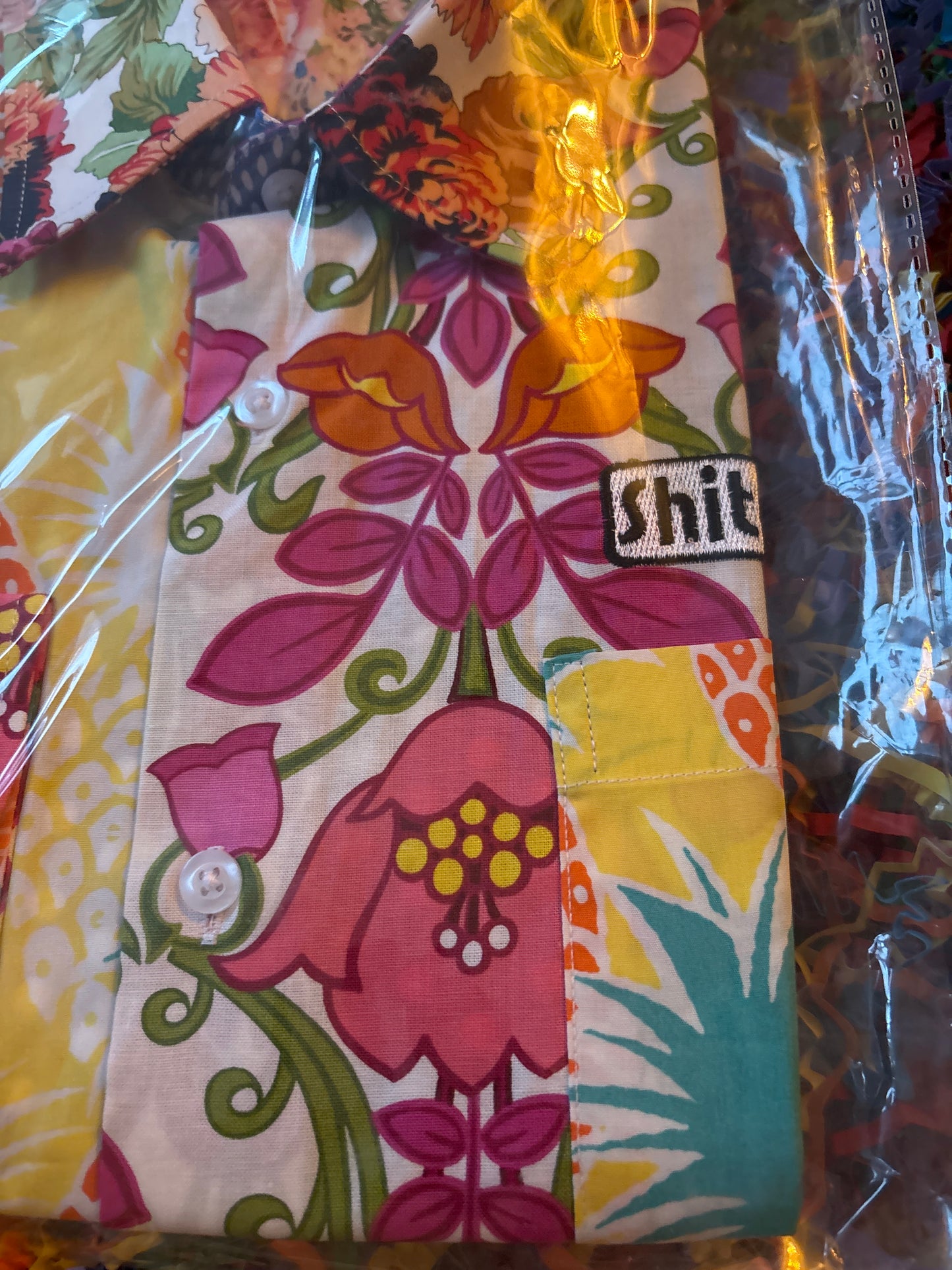 Shite Shirts Shirt size medium unique 90s stunning florals shirt