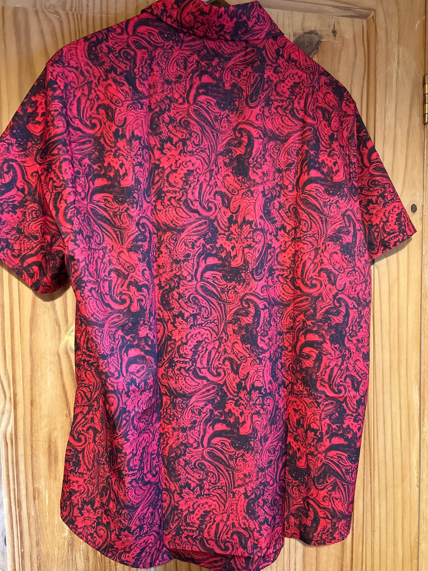 Mes entrailles ont fait ressortir une merde de chemise hawaïenne de grande taille