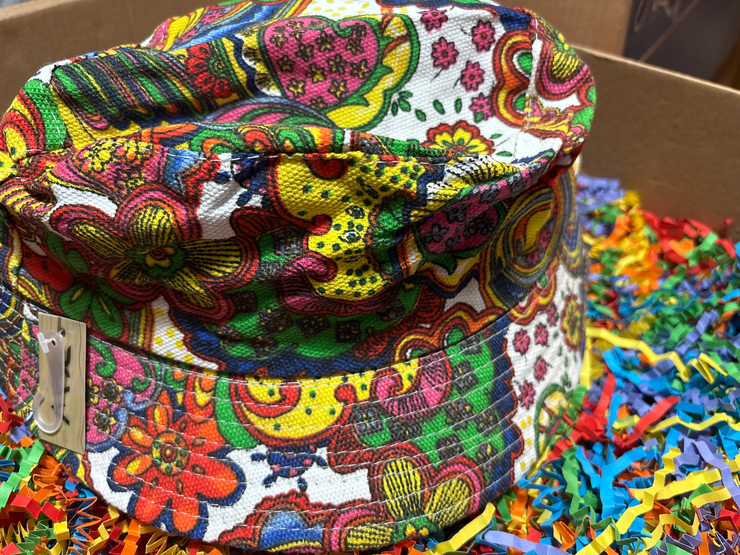 Trippy 70s shite shirt Bucket Hat