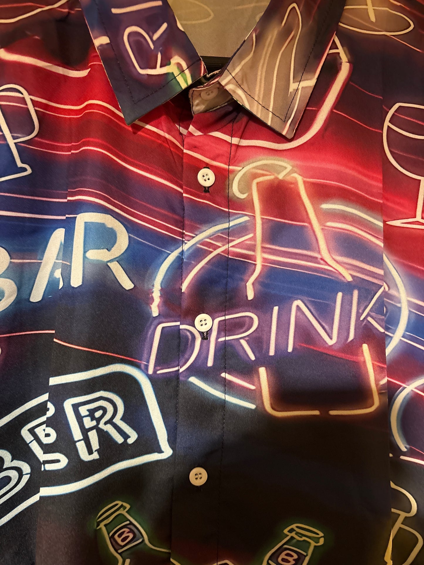 Happy Hour mines a kronenburg Hawaiian shite Shirt XL