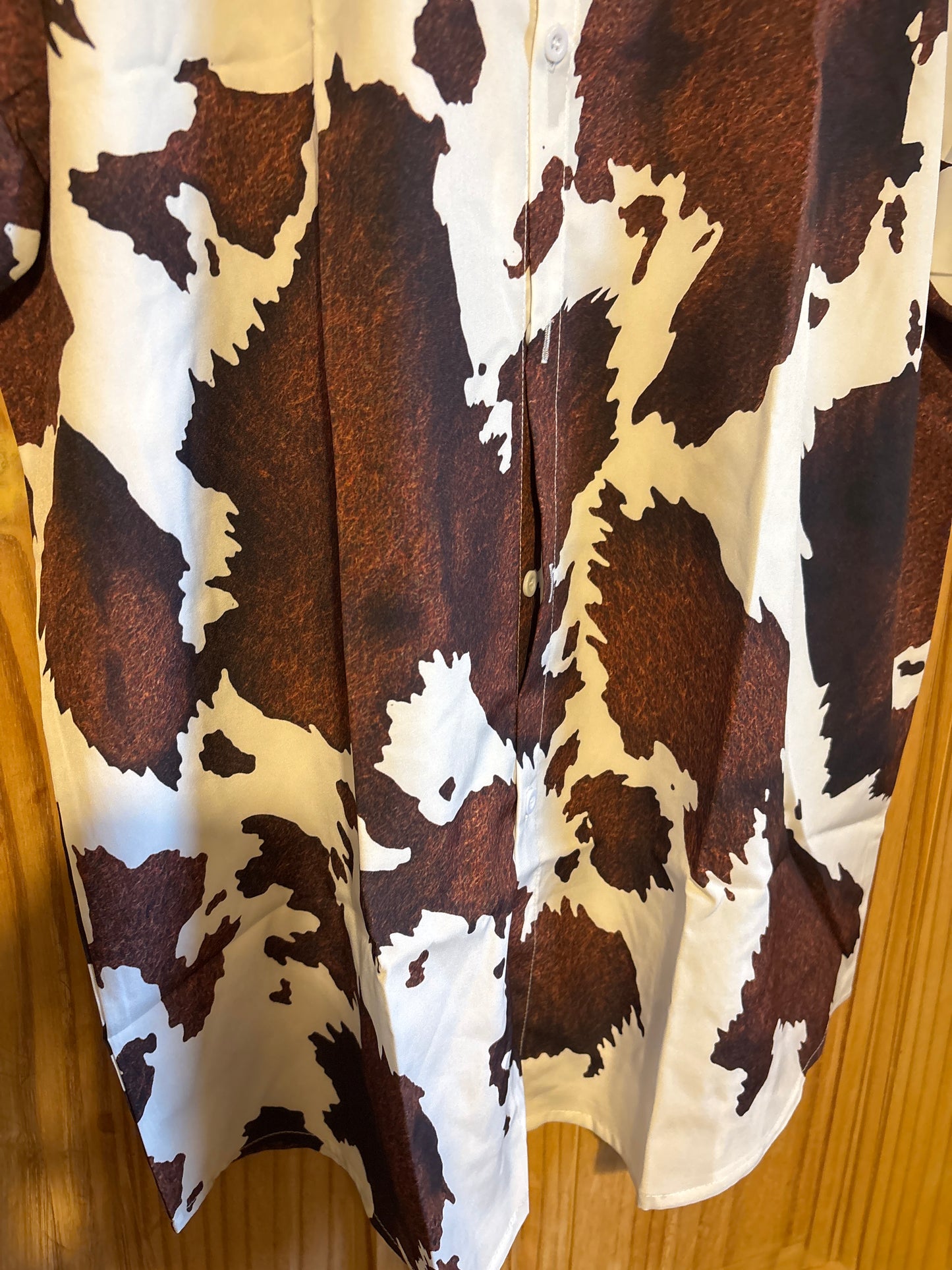 Don’t sit under cows Hawaiian Shirt