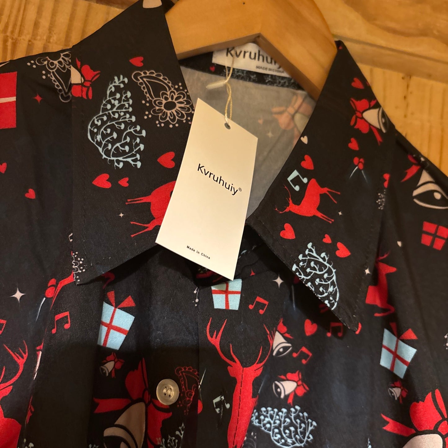 Men’s Branded kvruhuiy Vintage Christmas design shirt large