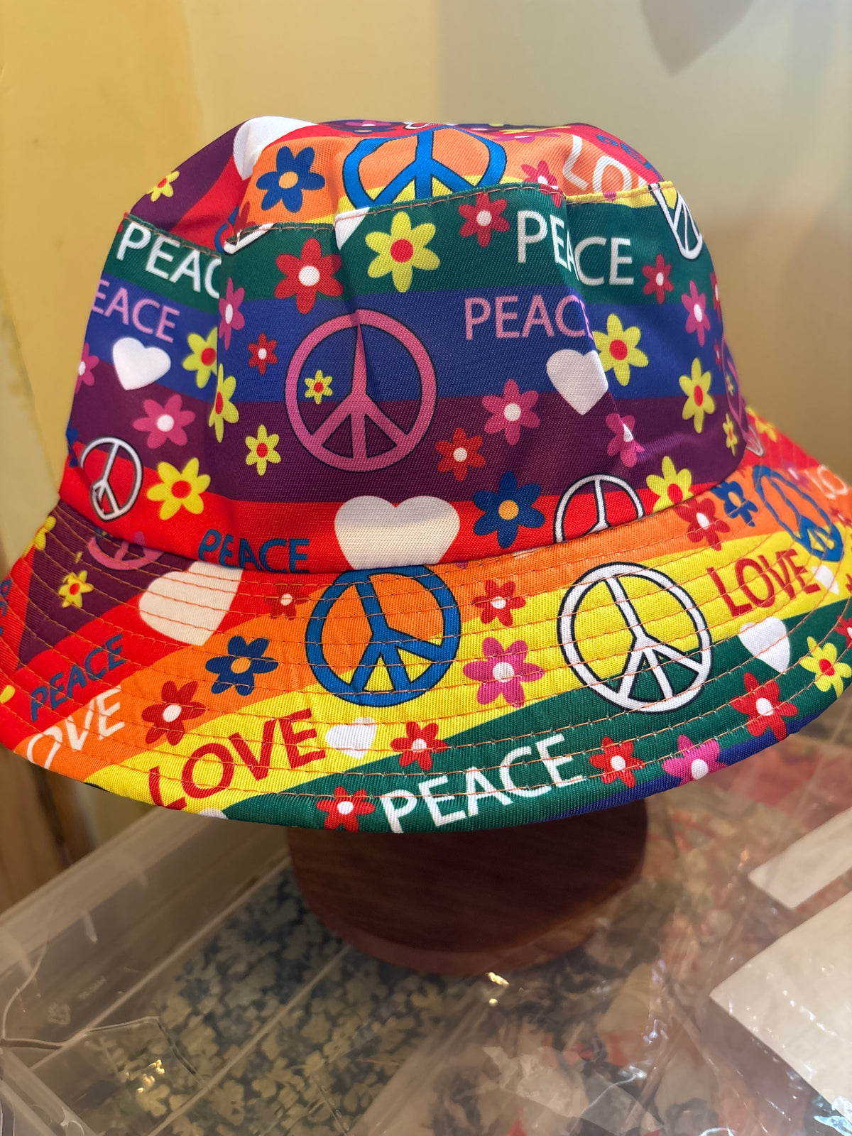 Love and Peace 70s shit retro Bucket Hat