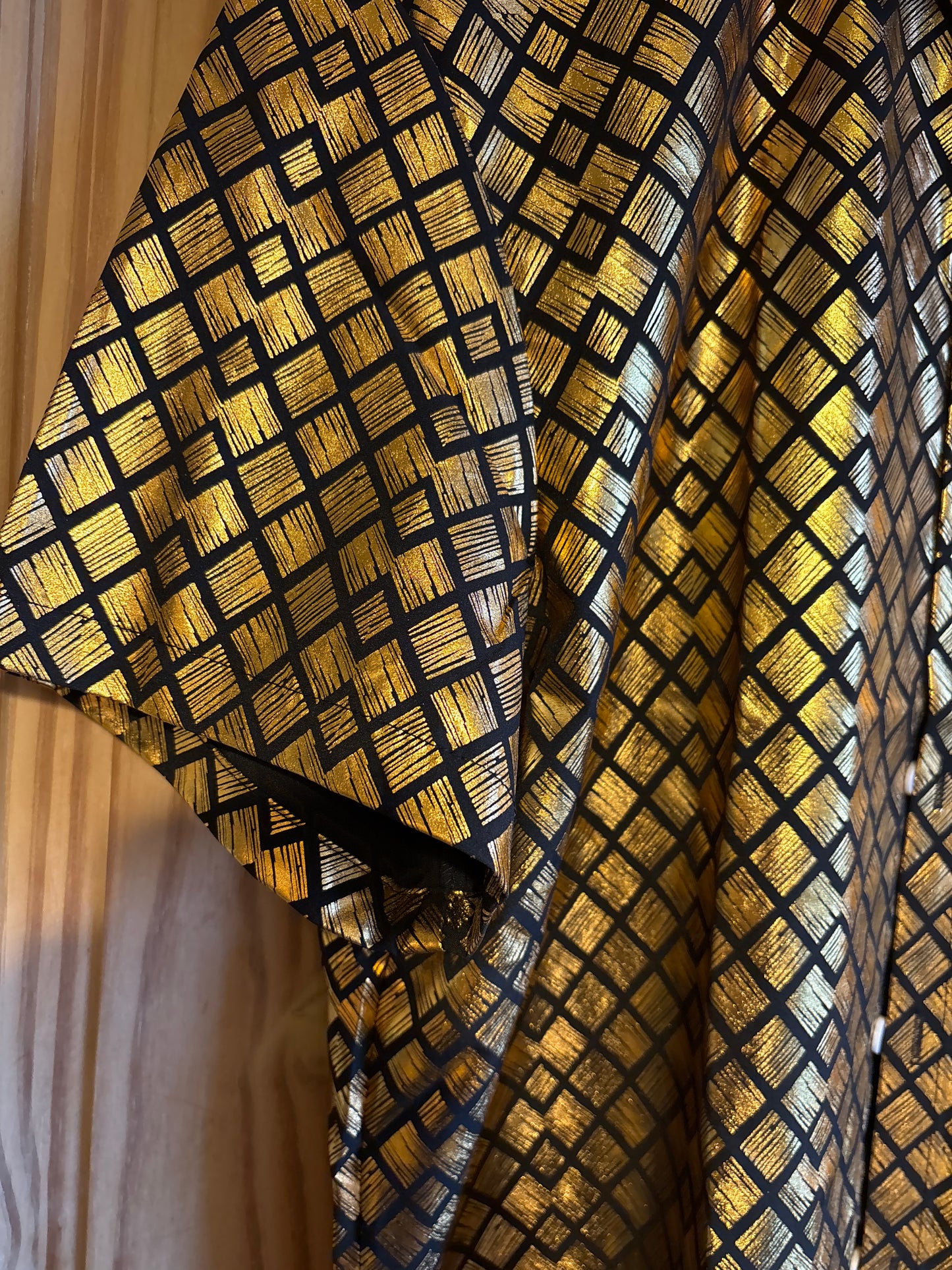 Willy wonkas golden ticket gold foil shite original party Shirt large