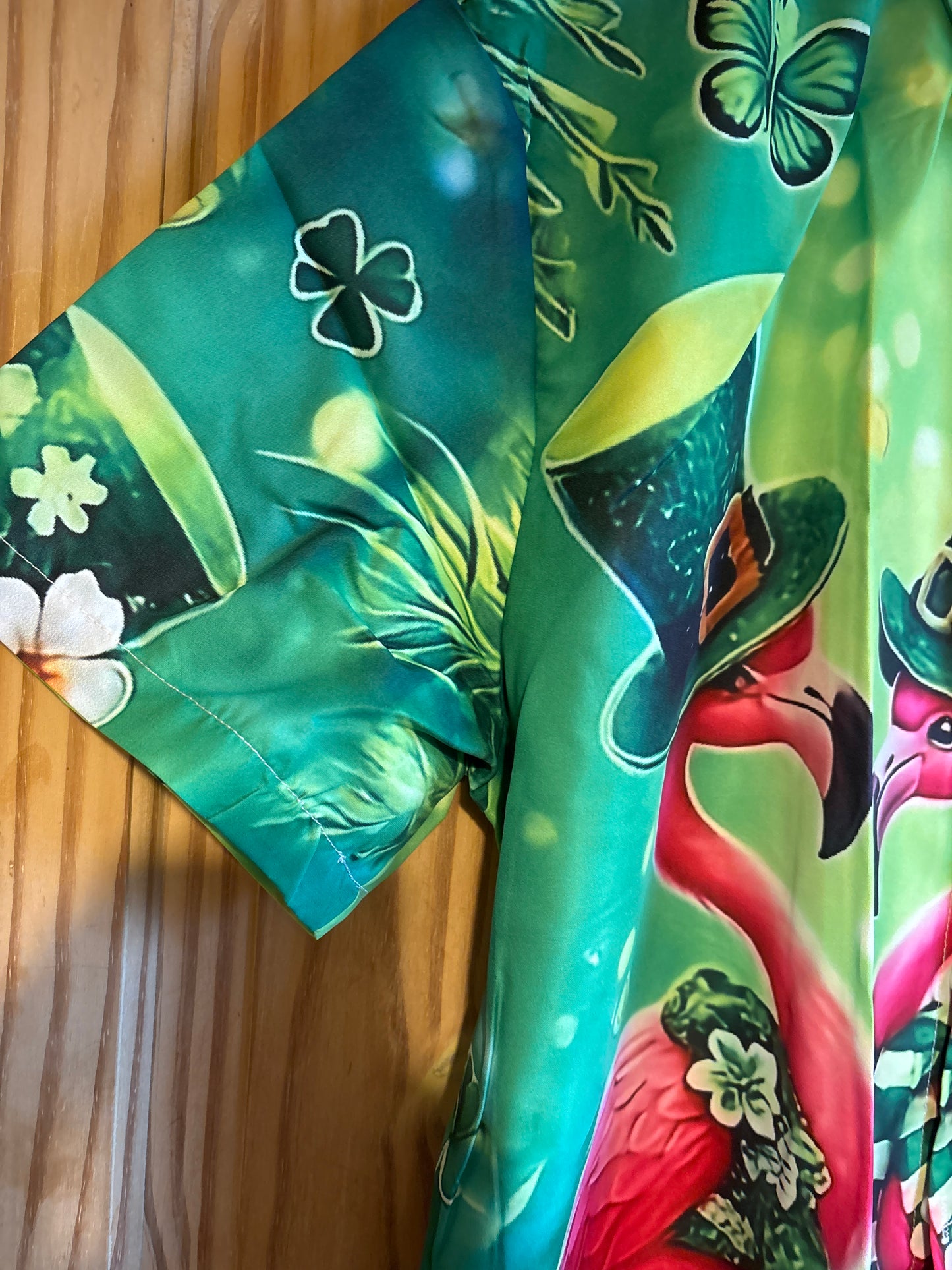 Chemise hawaïenne flamant rose merde de la Saint-Patrick