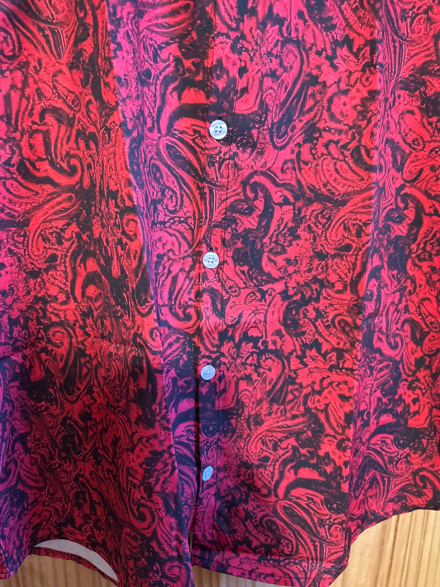 Mes entrailles ont fait ressortir une merde de chemise hawaïenne de grande taille