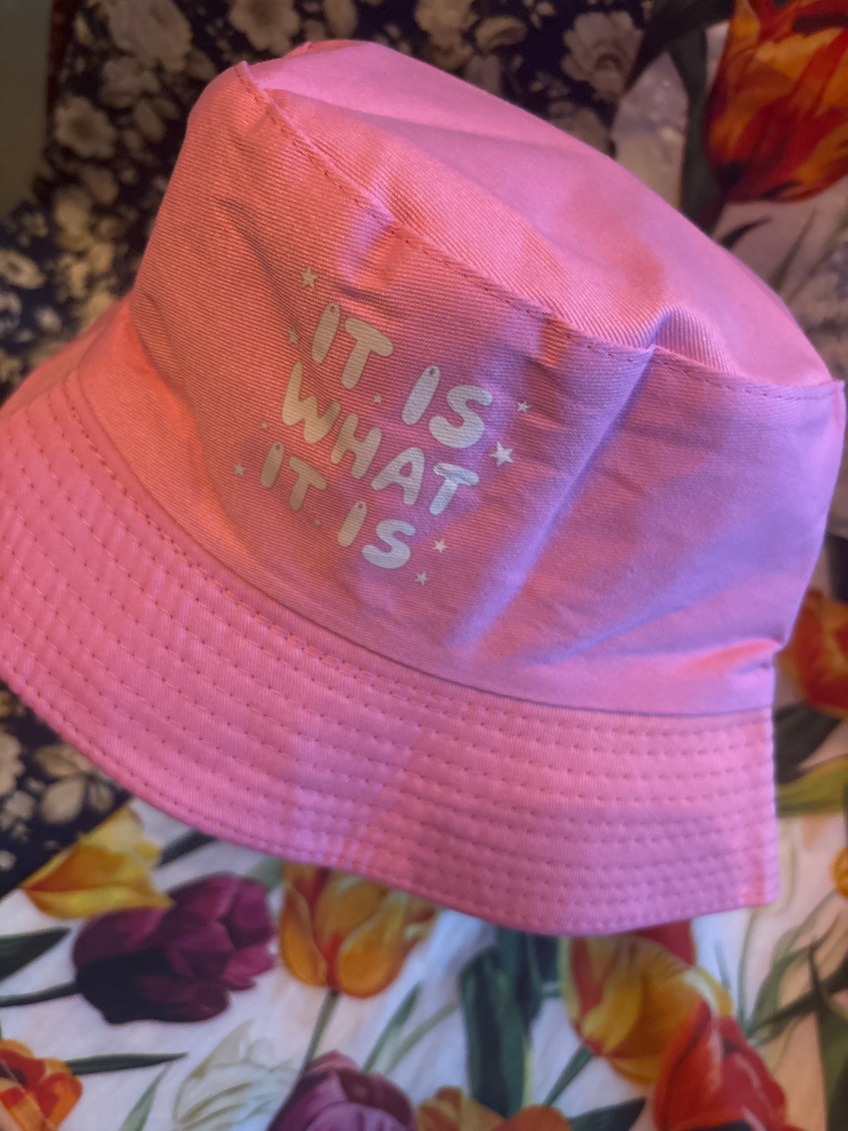 It is what it is shit retro Bucket Hat