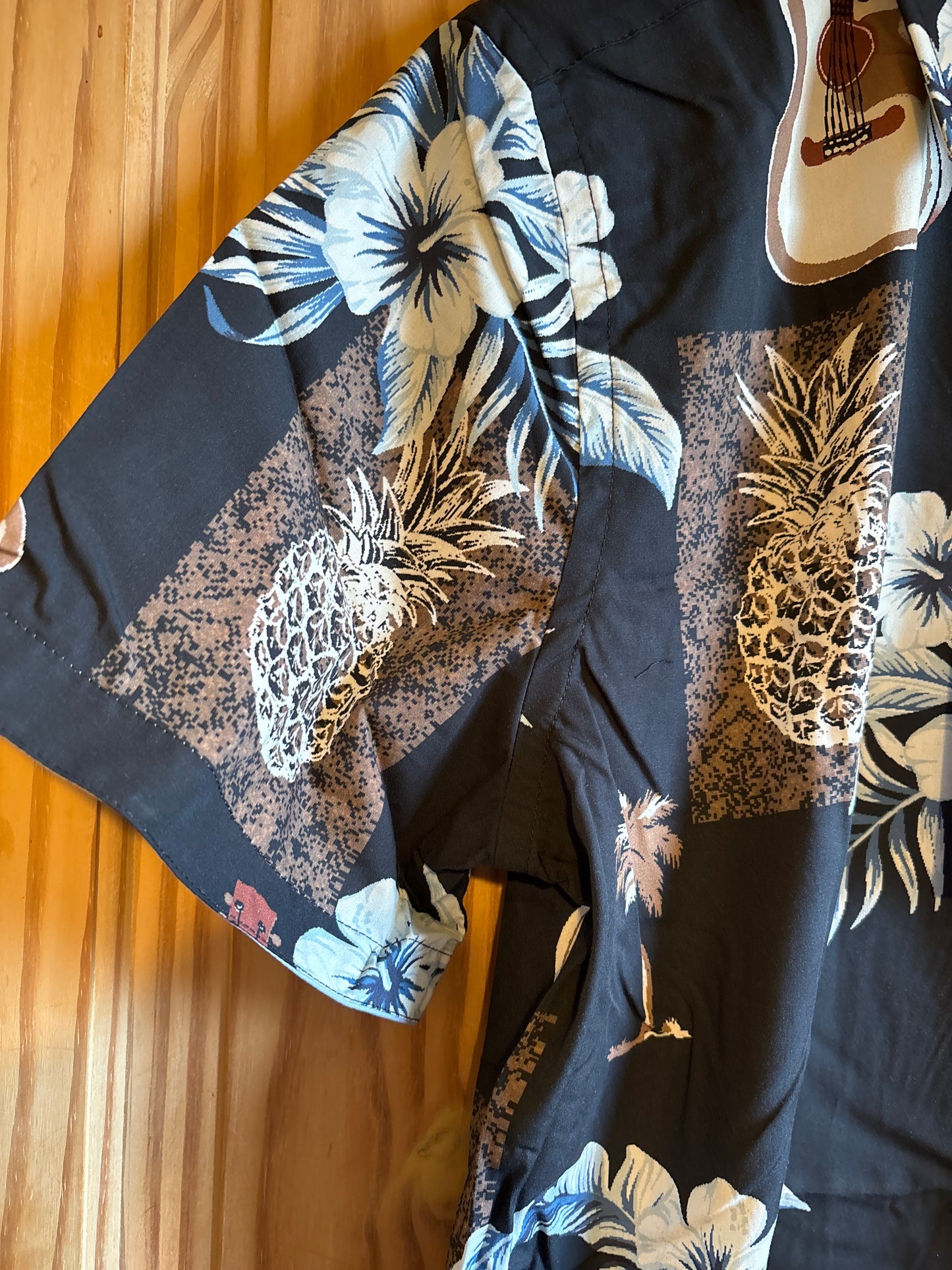 Men’s Branded Joe Browns tropical fun Floral Shirt Medium