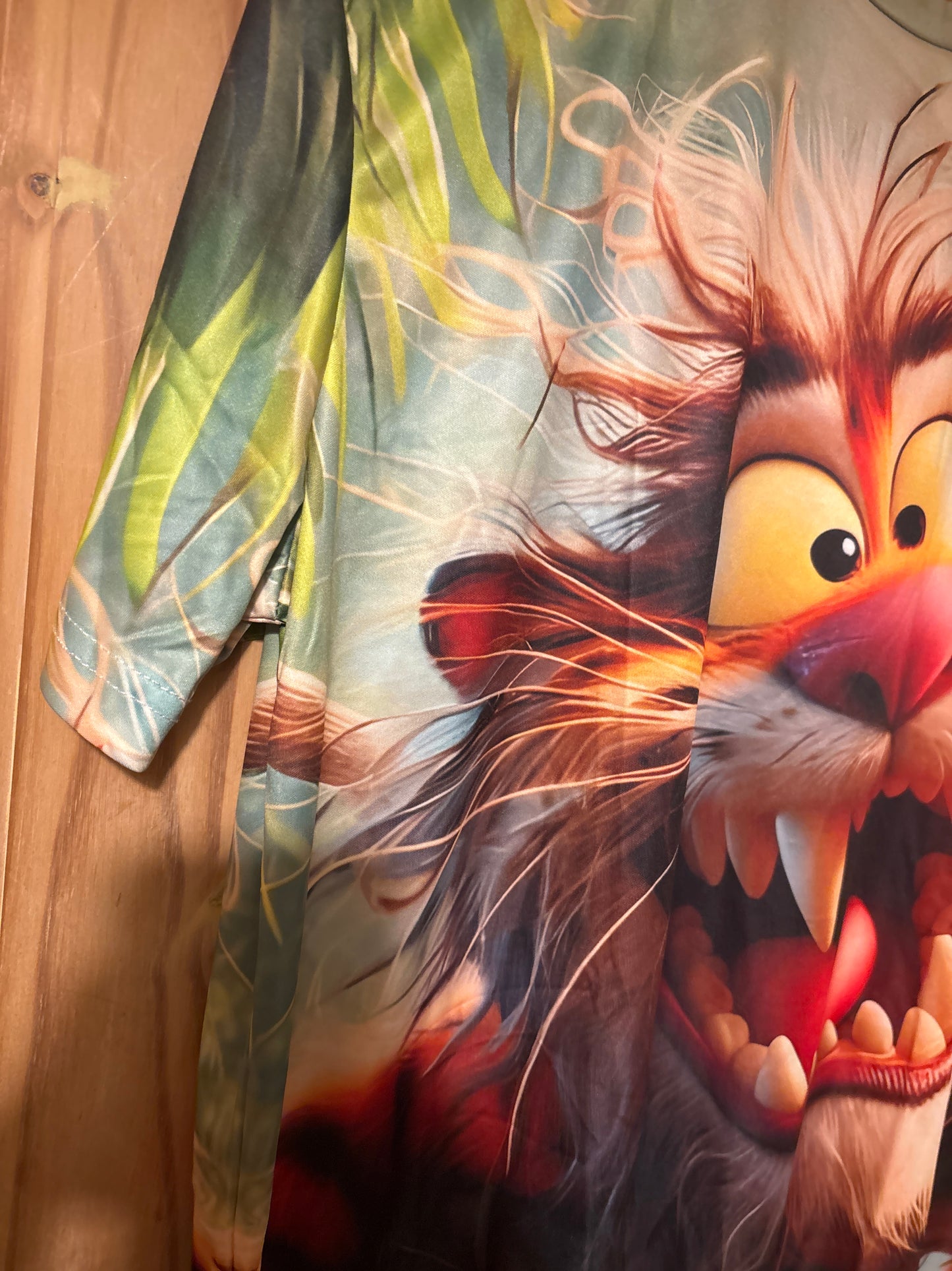 I really love those tiger feet 3D shite t-Shirt