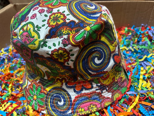 Trippy 70s shite shirt Bucket Hat