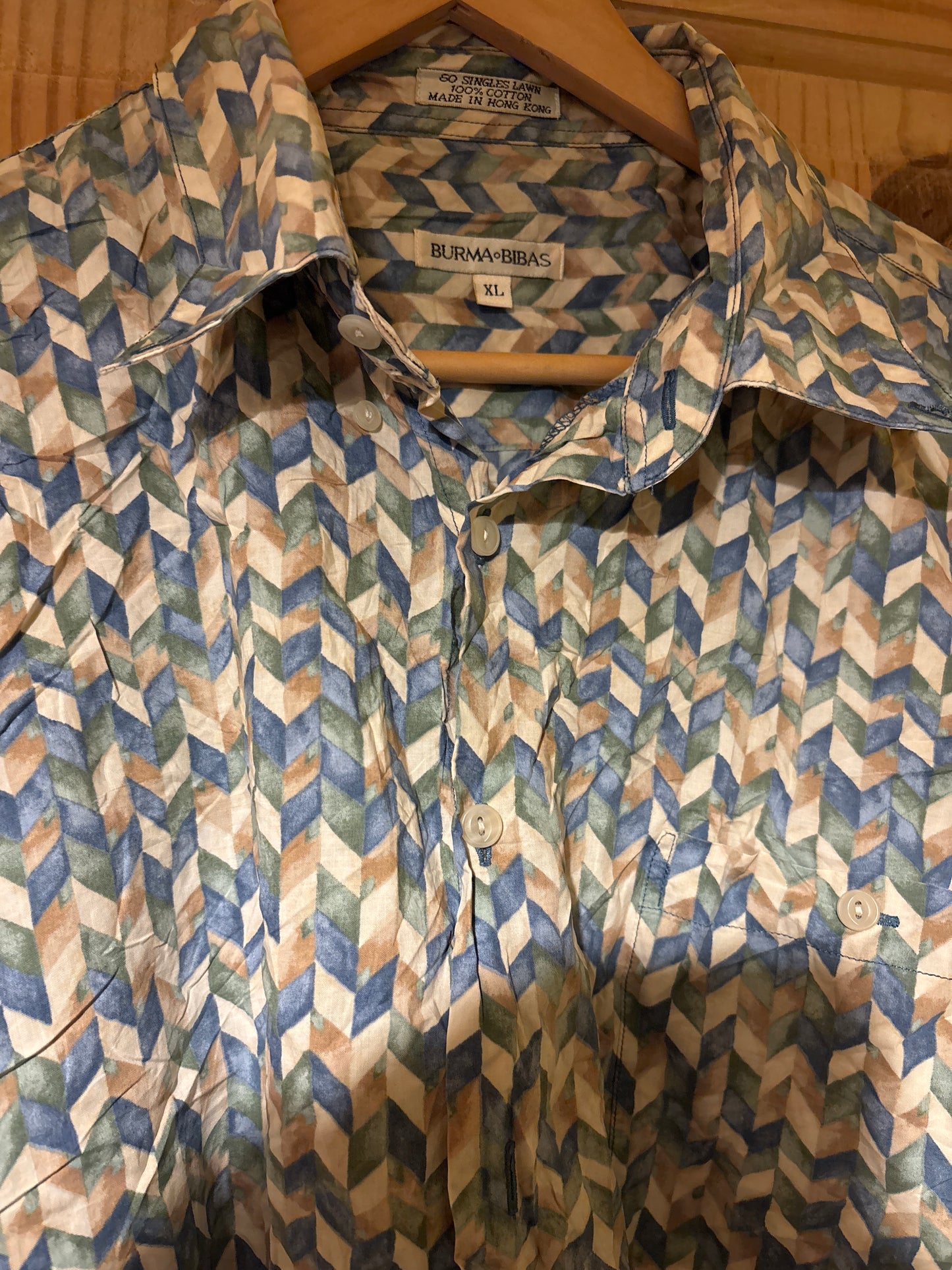Pre Worn XL burma bibas Hawaiian shirt the 90s screensaver