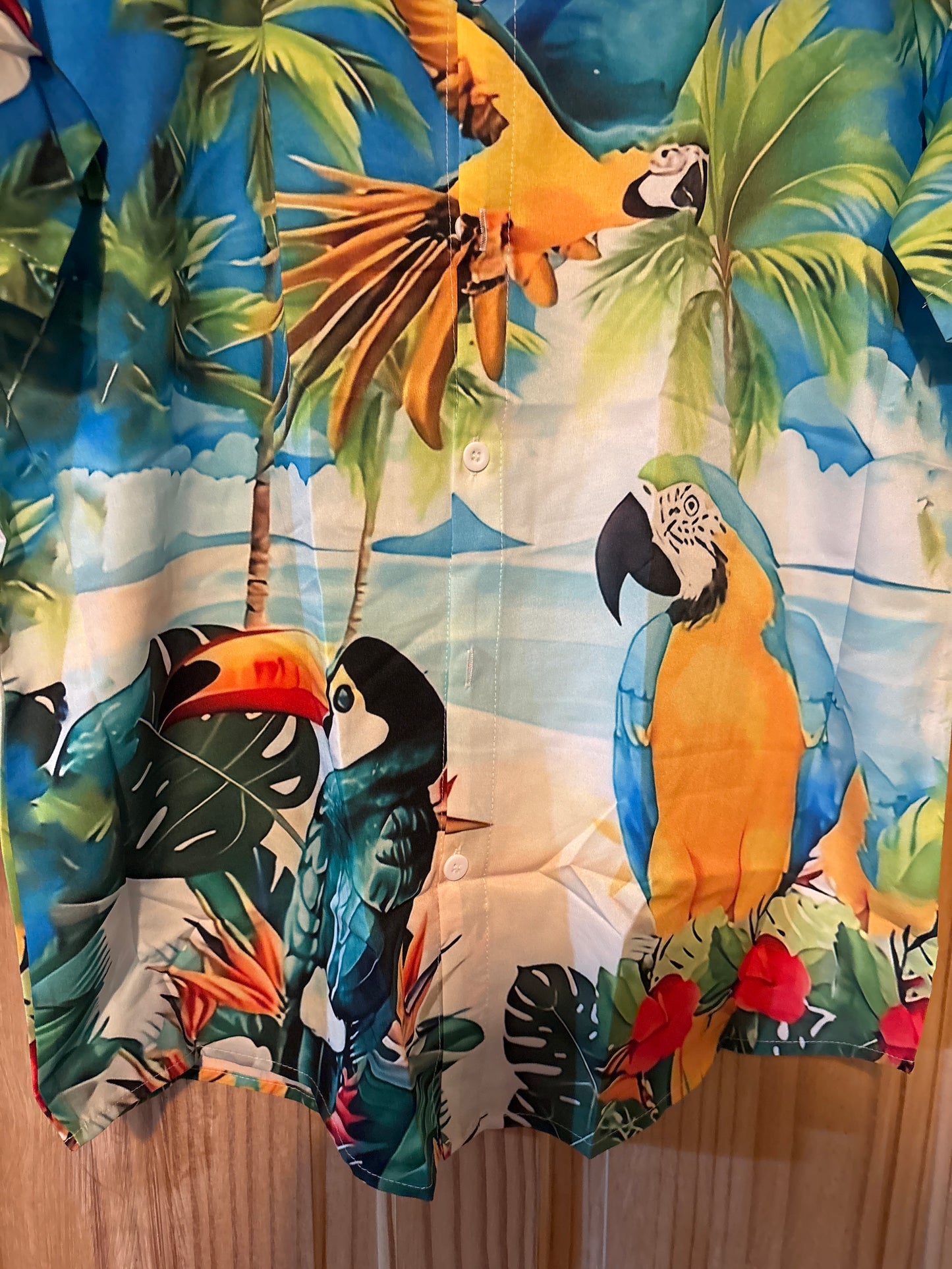 Quel joli garçon alors cette chemise hawaïenne de merde