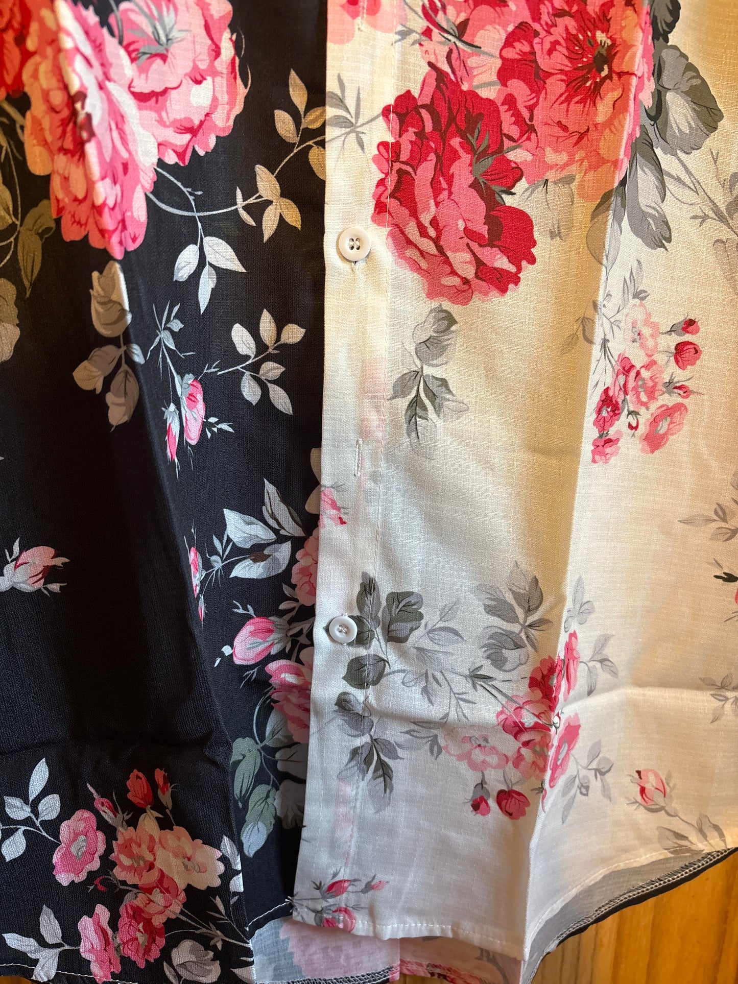 La chemise hawaïenne « explosion florale »