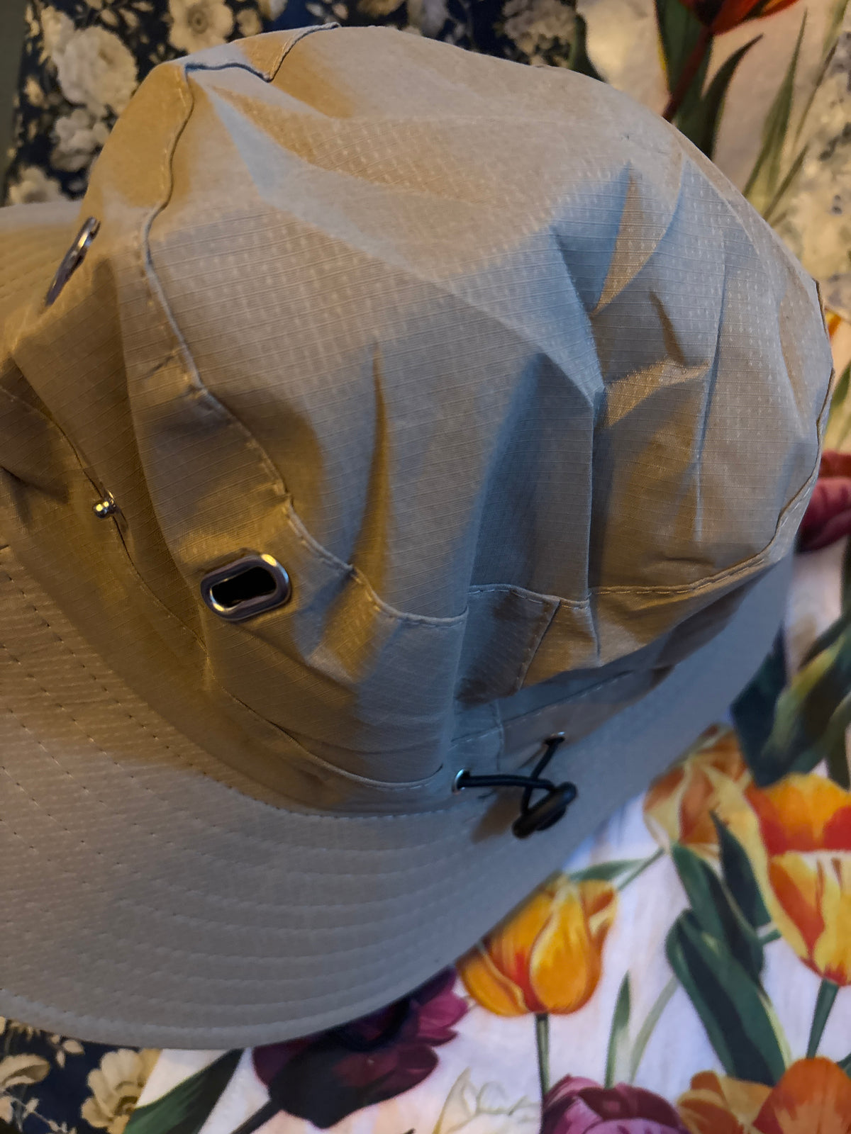 Superman in beige shit retro Bucket Hat