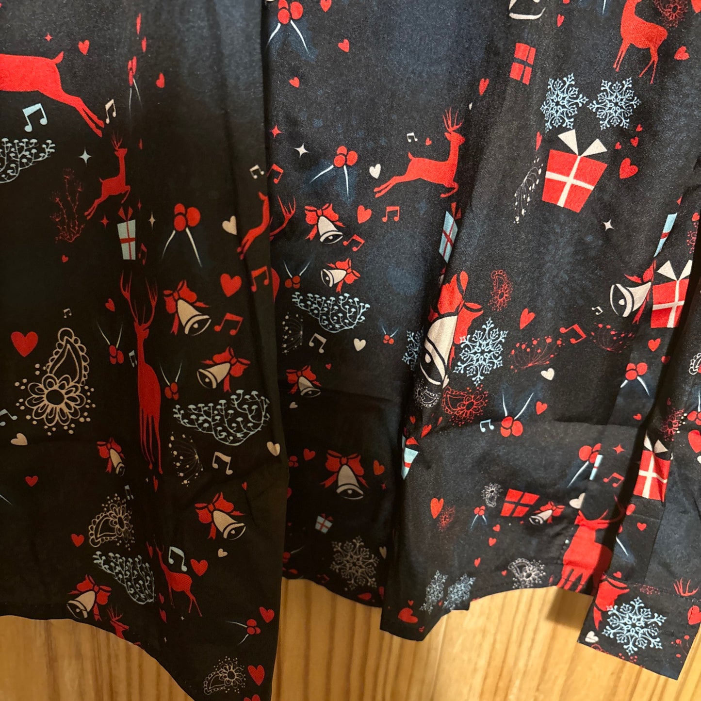 Men’s Branded kvruhuiy Vintage Christmas design shirt large