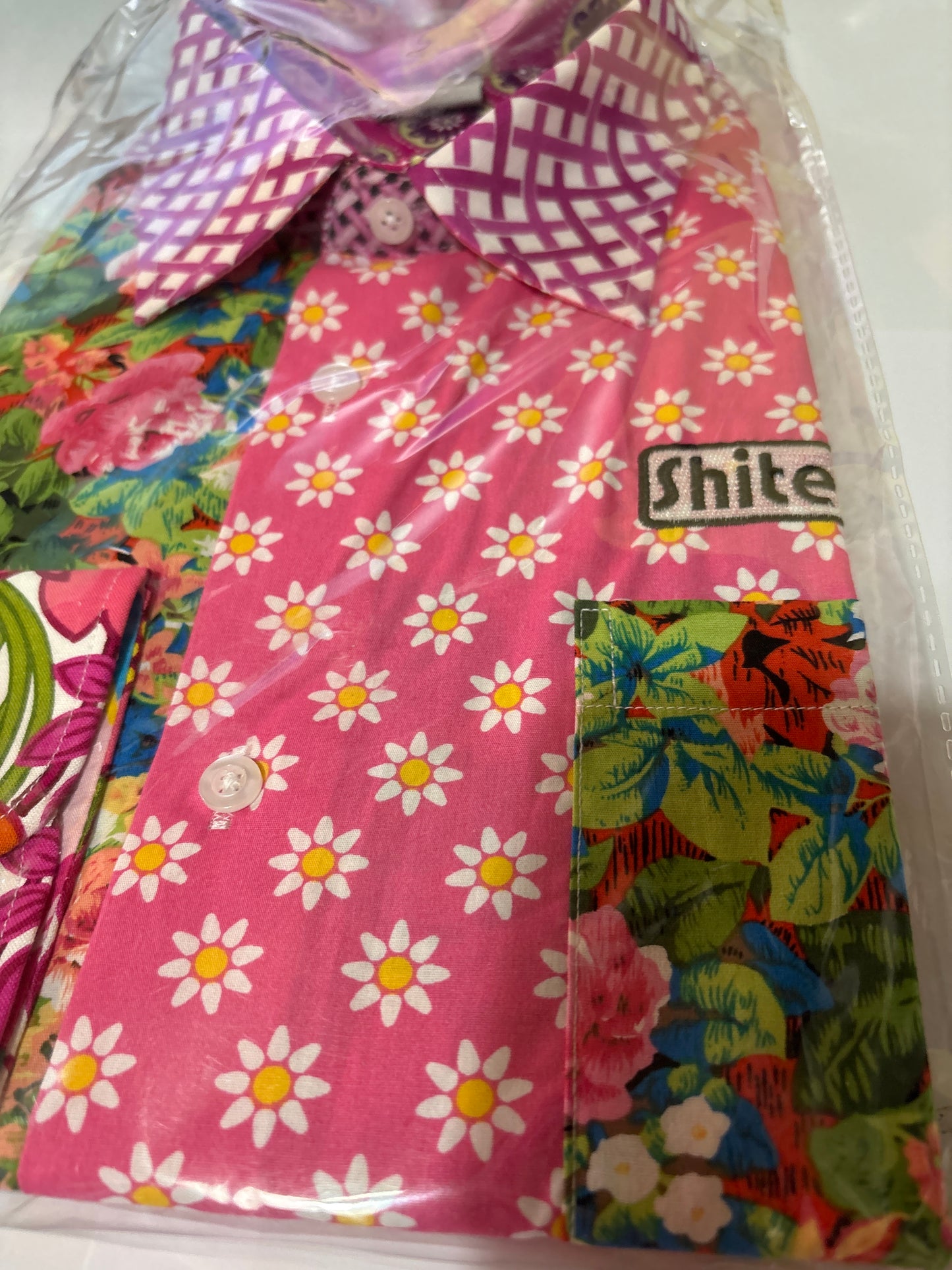 Shite Shirts Medium Shirt size Medium Design 3