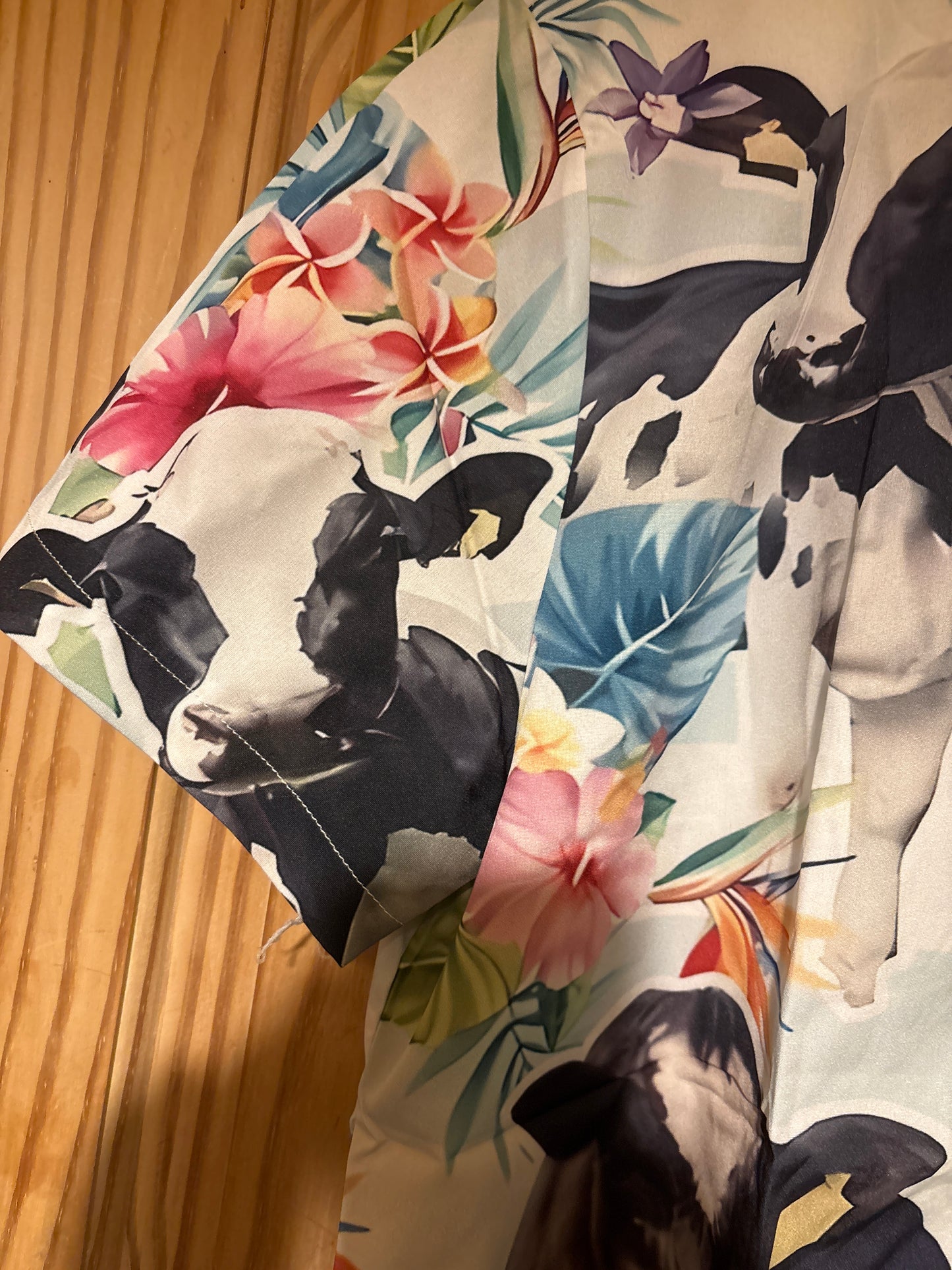 Chemise hawaïenne « Vache folle psychédélique »