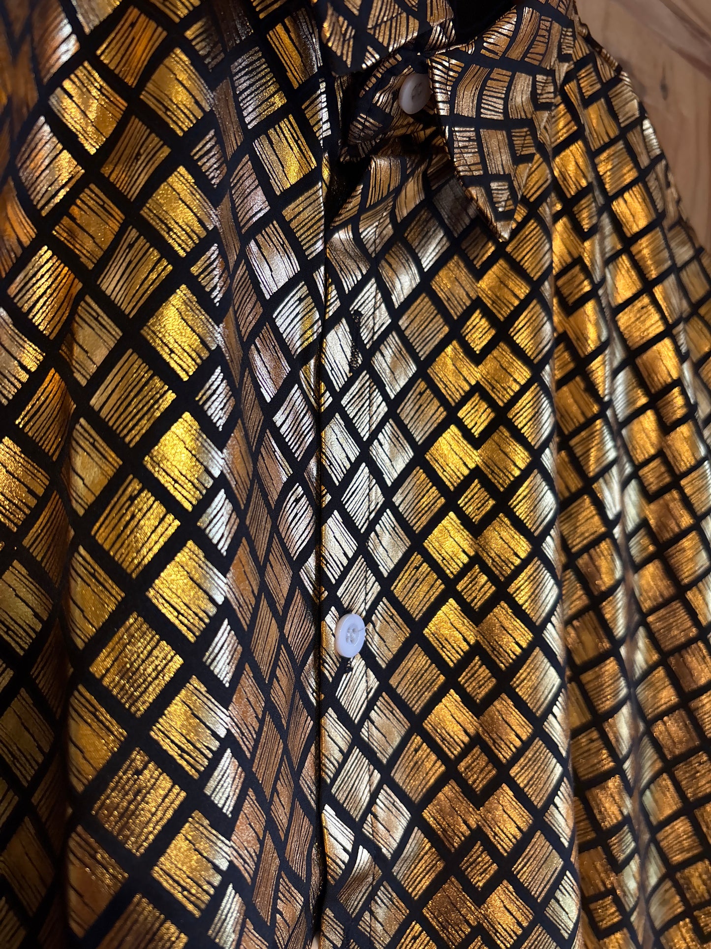 Willy wonkas golden ticket gold foil shite original party Shirt large