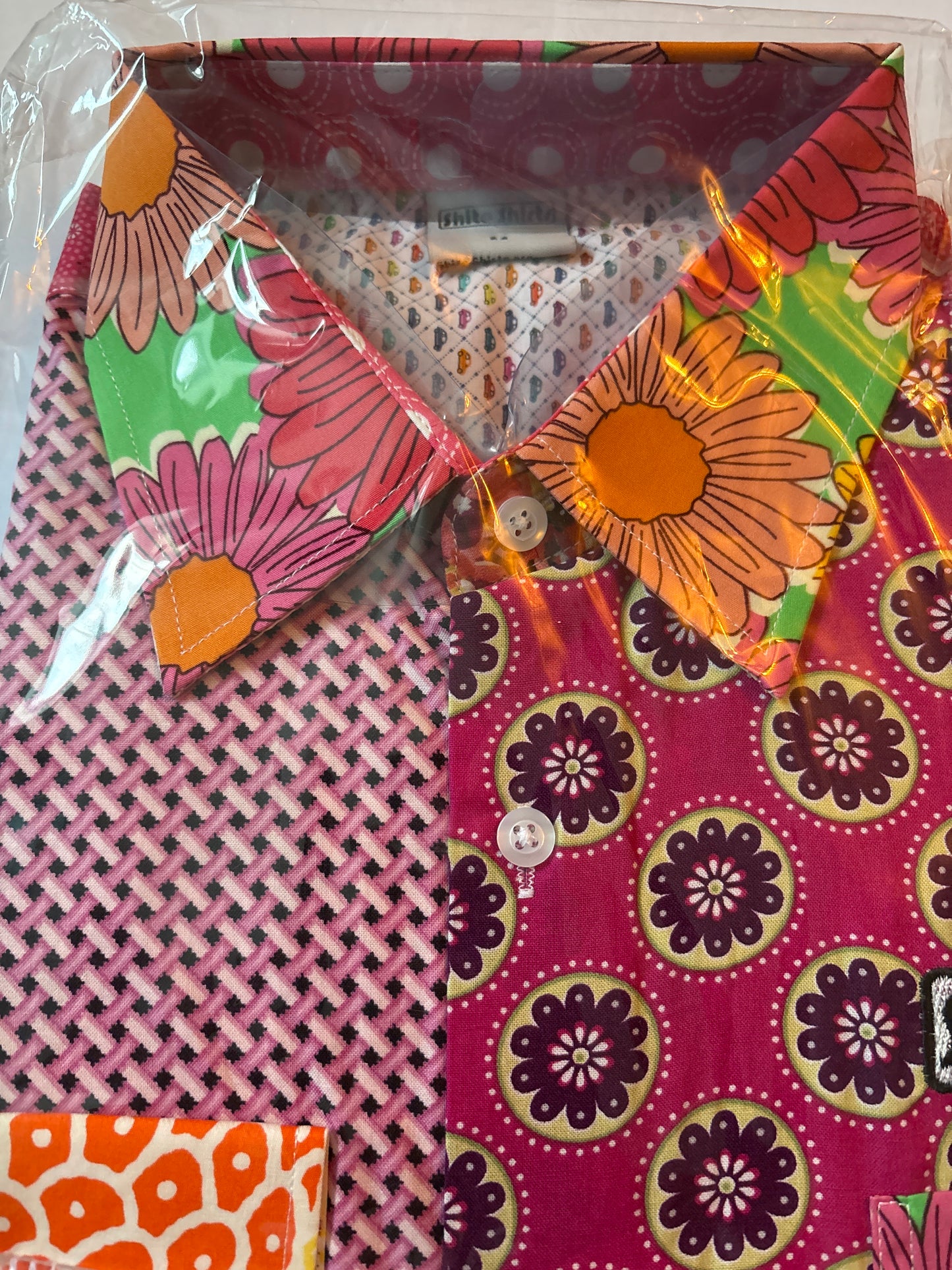 Shite Shirts Medium Shirt size Medium 70s flower power