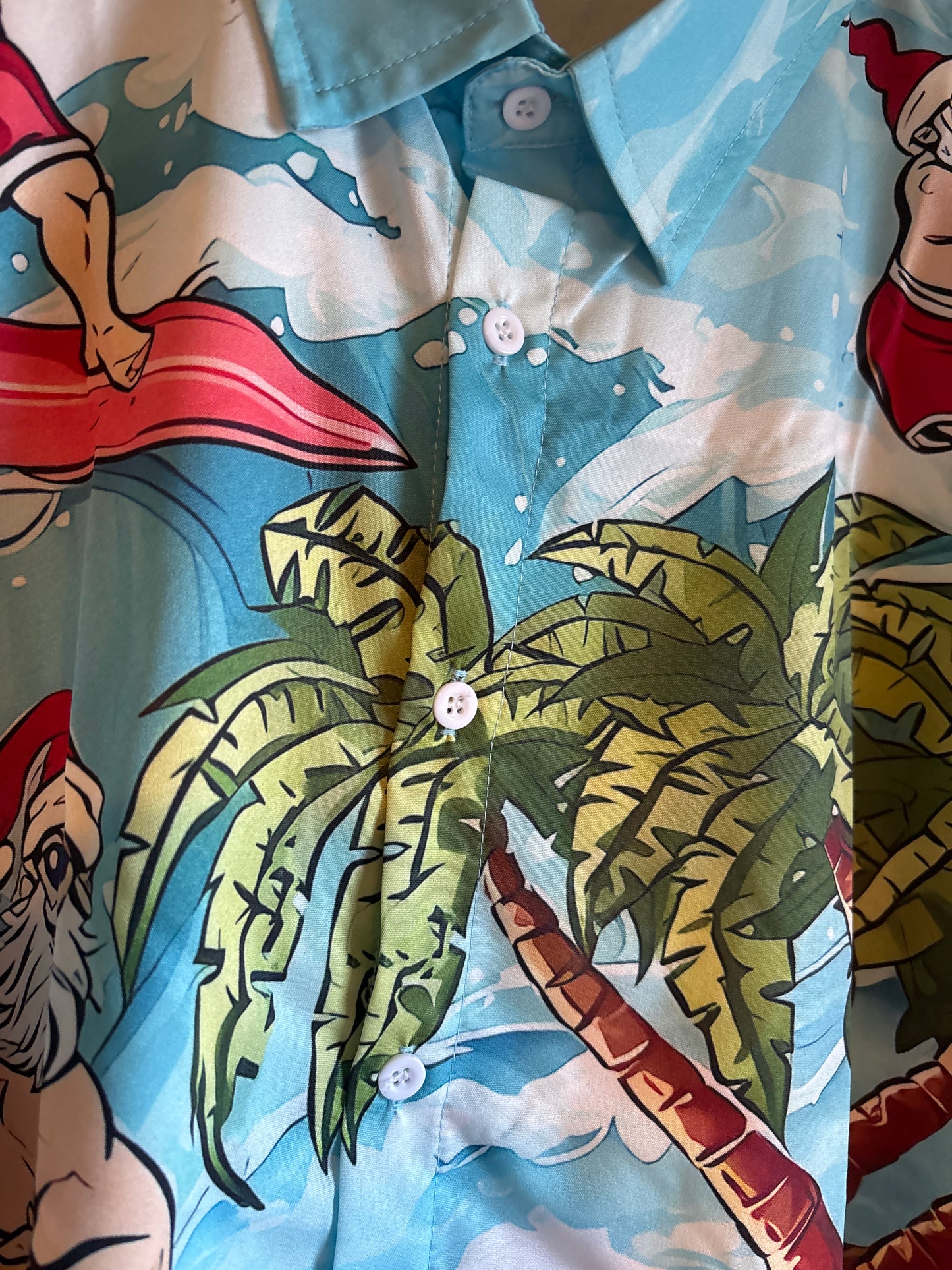 Le reste de l'année, le père Noël est un chemise hawaïenne de merde