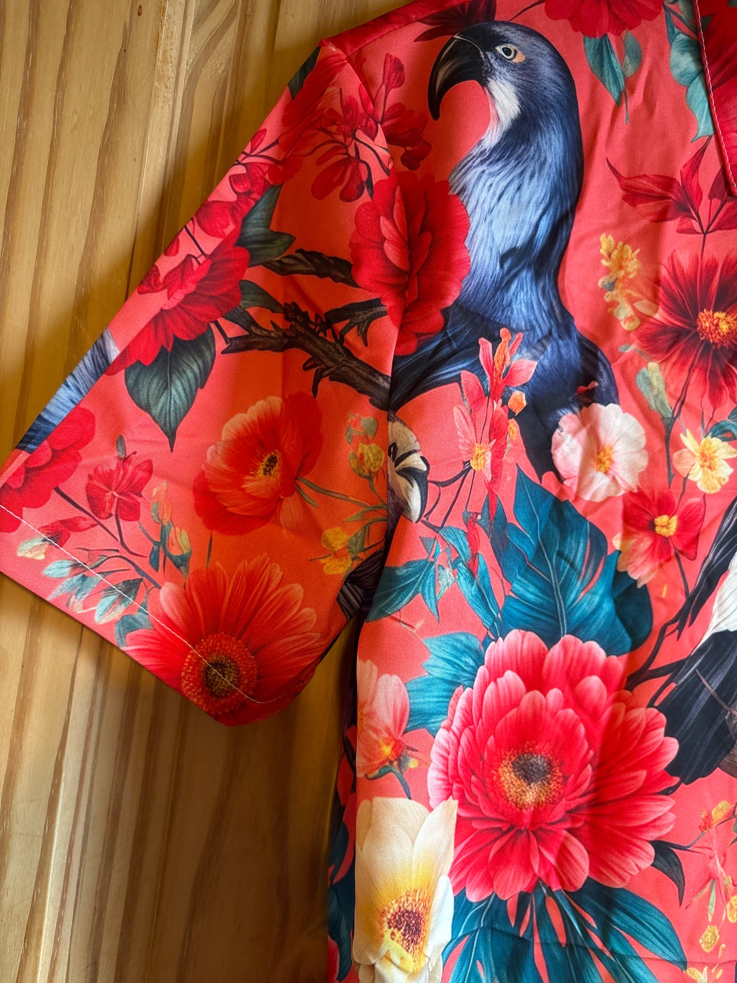 The foreign bird table shit Hawaiian Shirt