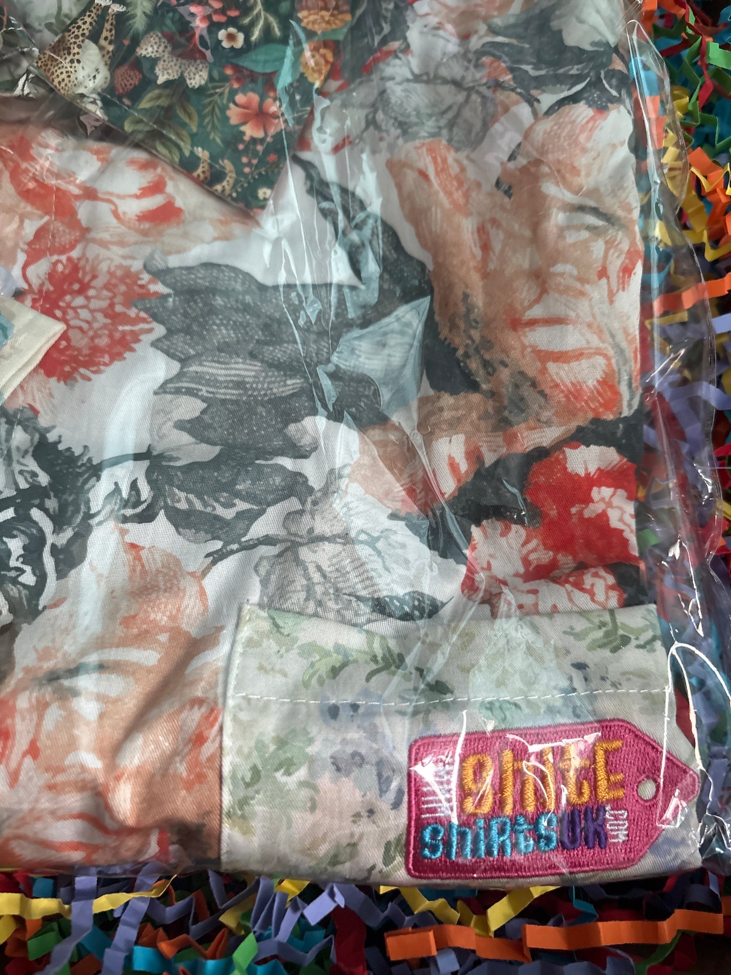 Chemise Shite Shirts taille XL chemise Nans sofa