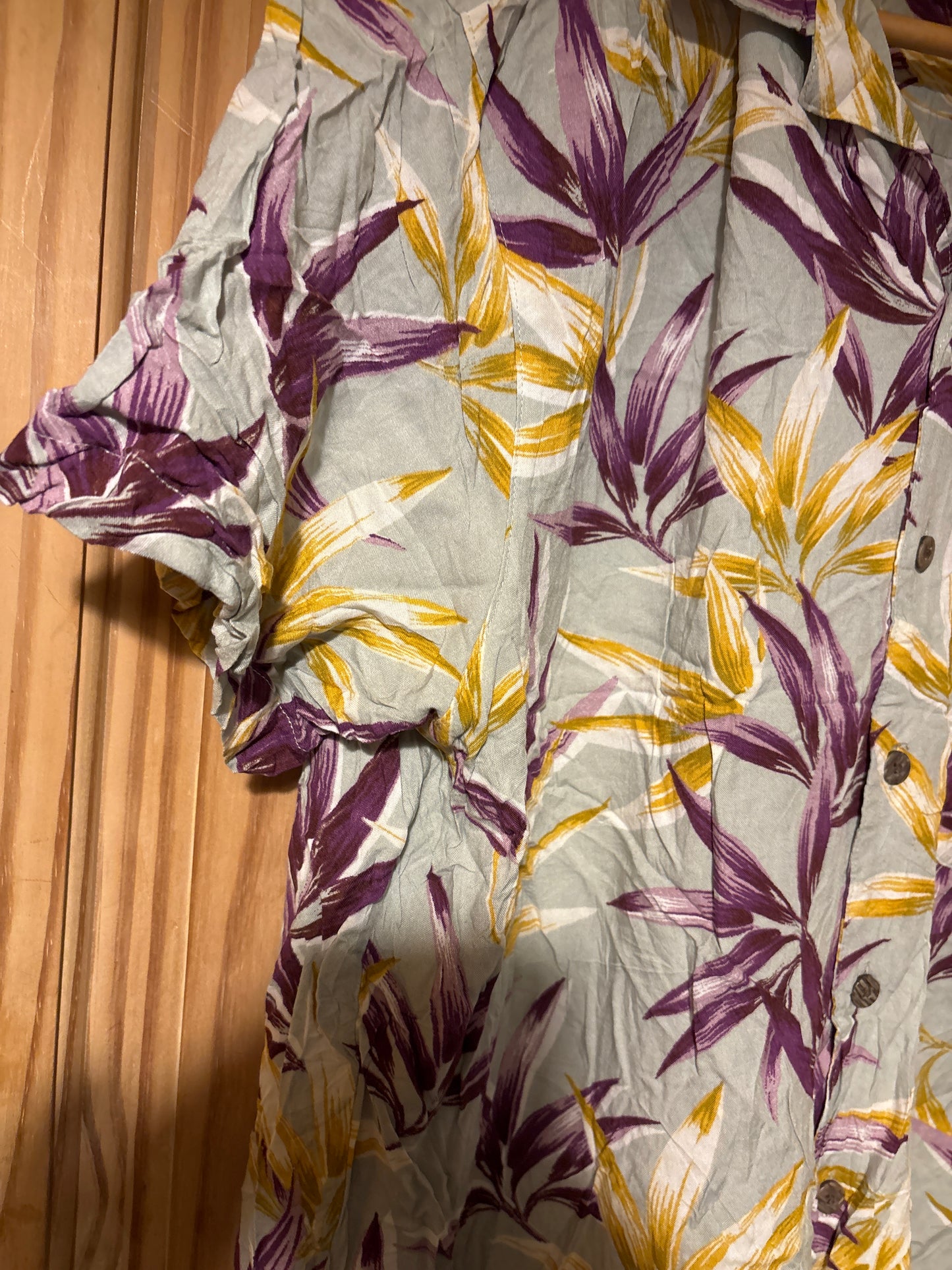 Pre Worn large george Hawaiian the golden oldie