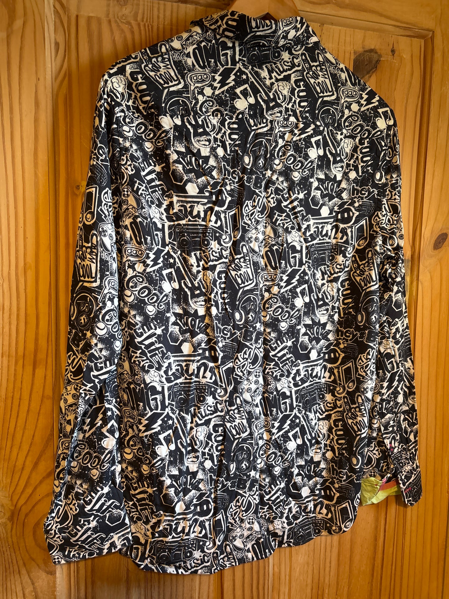 Men’s Branded Joe Browns are you being entertained Floral Shirt Small