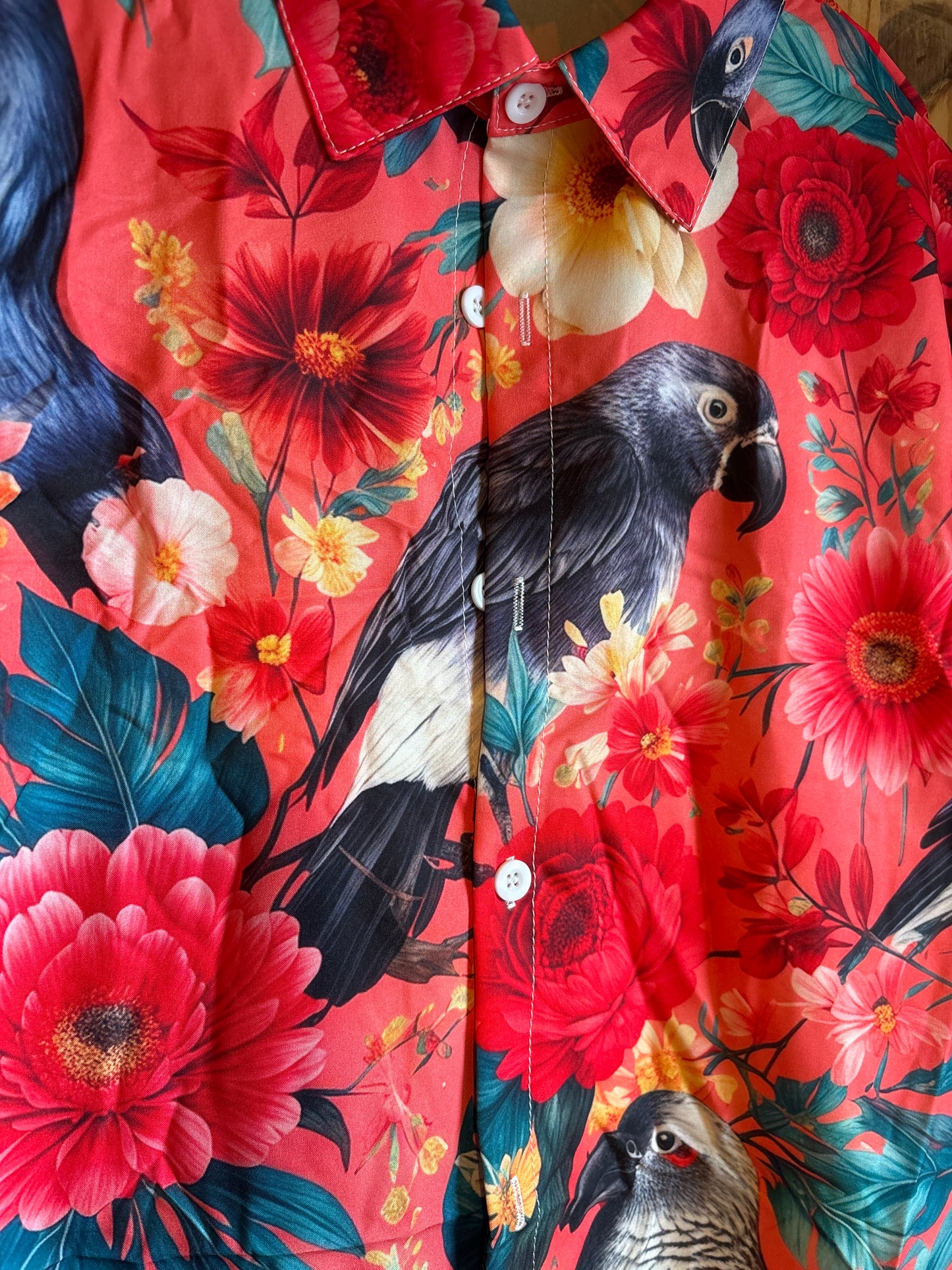 The foreign bird table shit Hawaiian Shirt