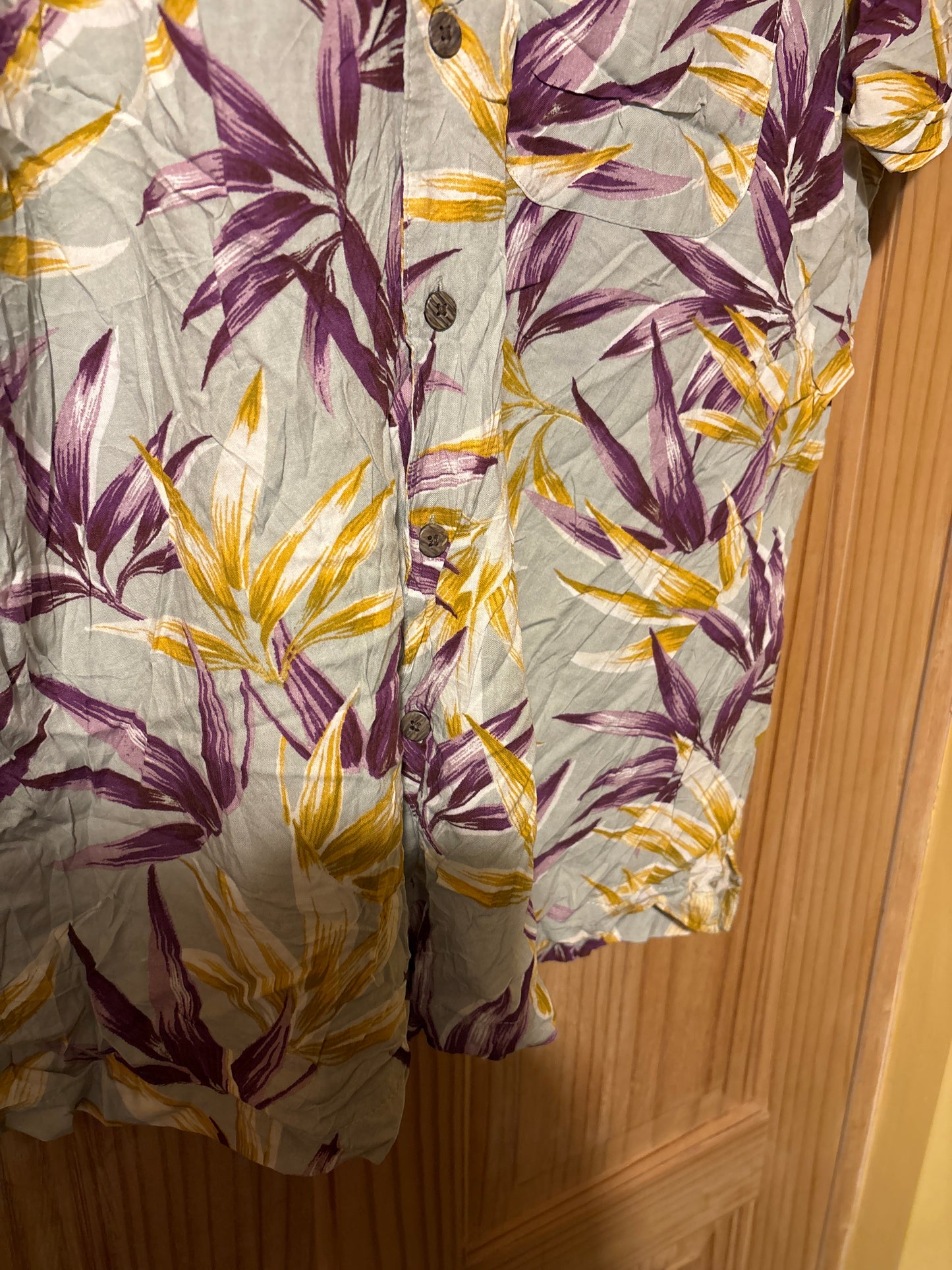 Pre Worn large george Hawaiian the golden oldie