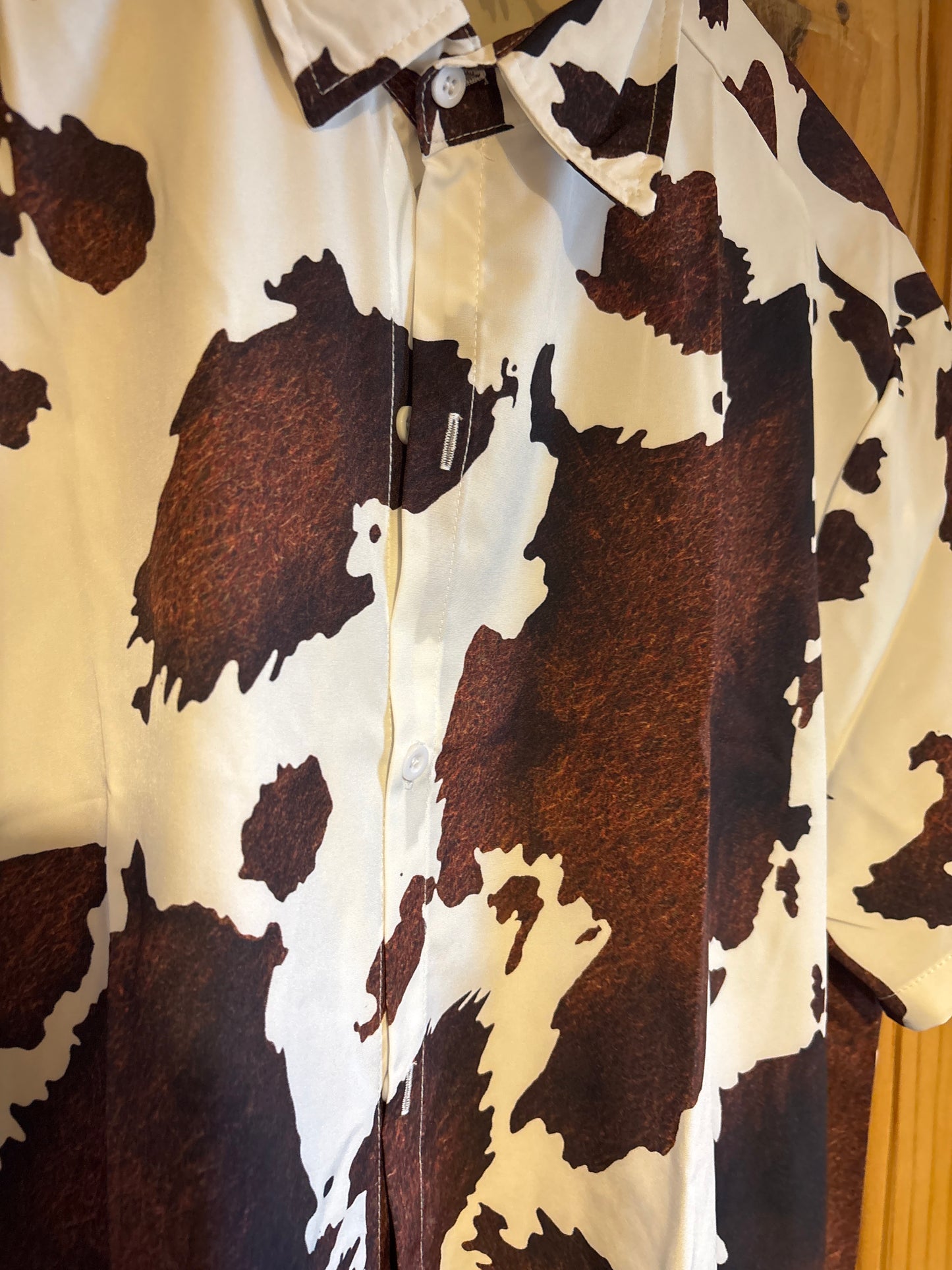 Don’t sit under cows Hawaiian Shirt