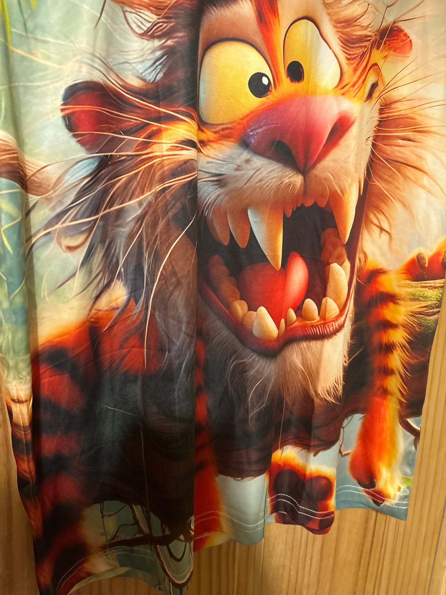 I really love those tiger feet 3D shite t-Shirt