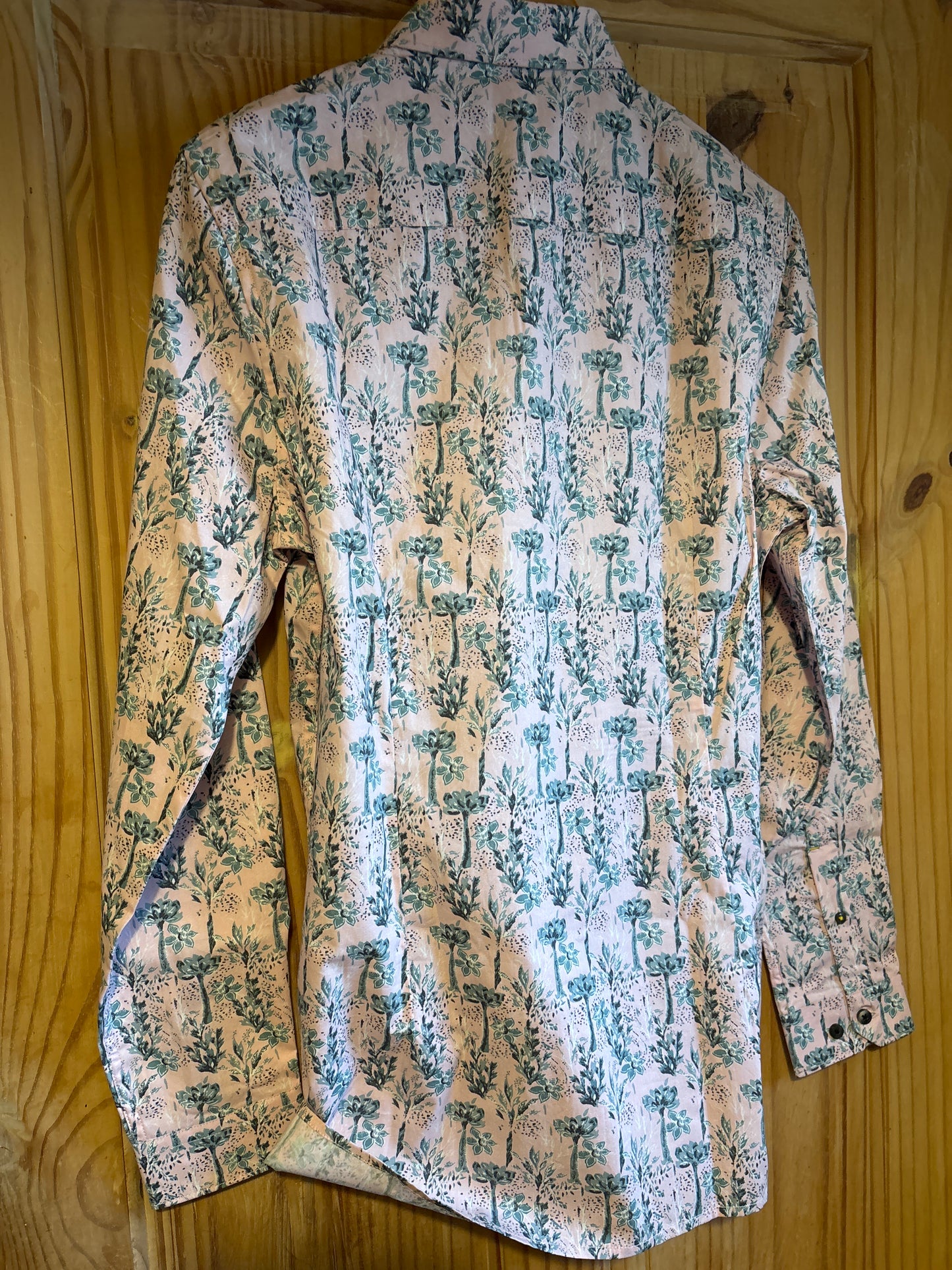 Men’s Branded 1904 pink Floral Shirt Medium