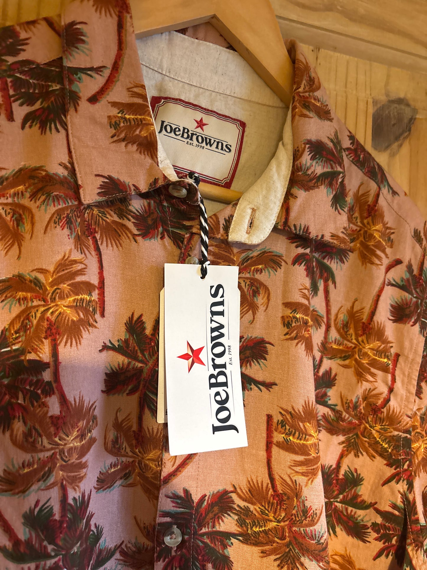 Men’s Branded Joe Browns palm tree fun Floral Shirt large